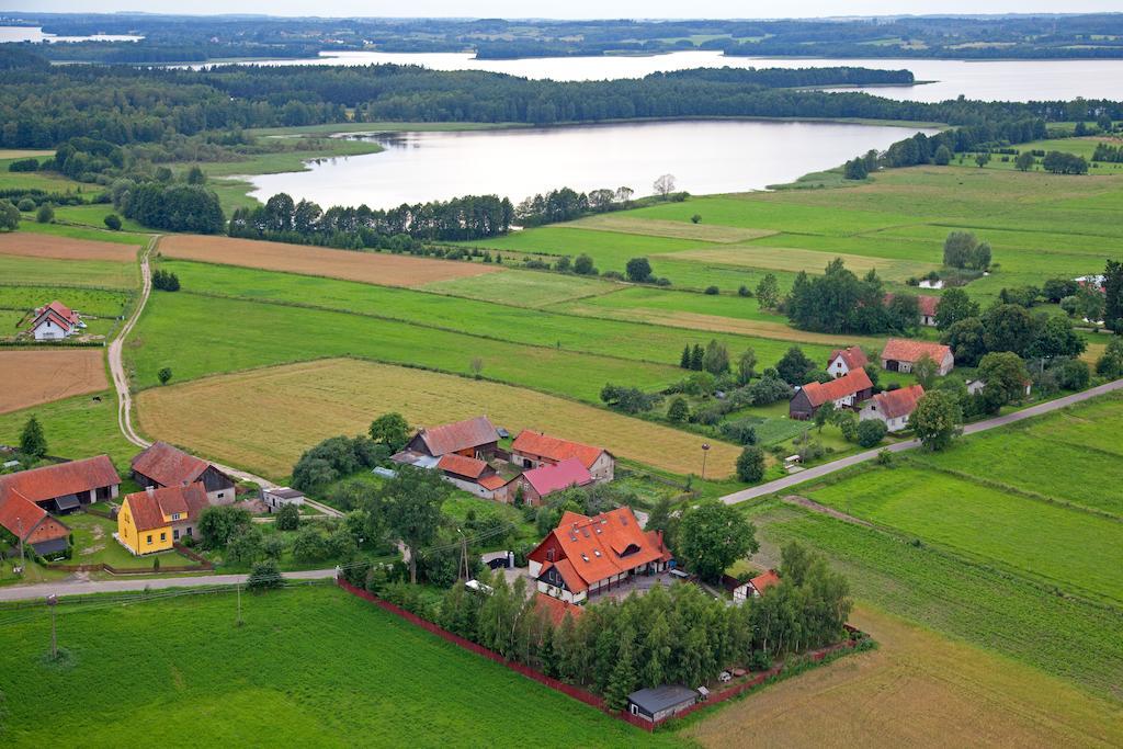 Dworek Mazurski Lizer Stregielek Экстерьер фото